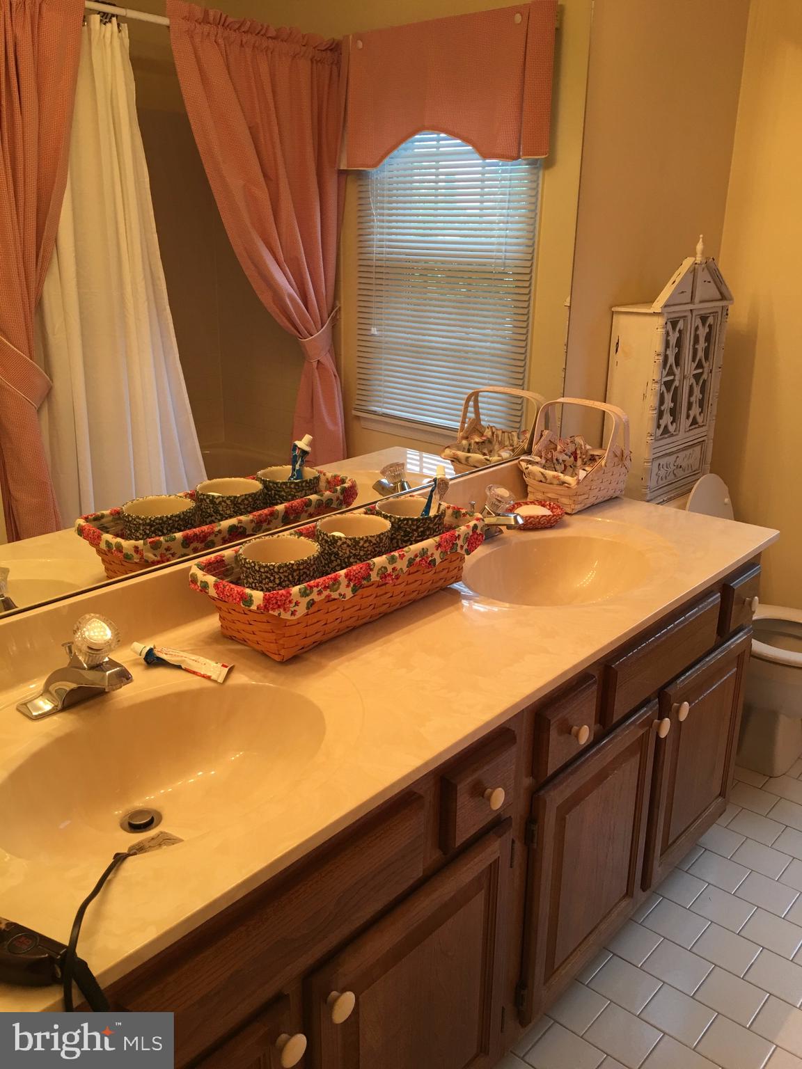 FOXLEIGH MEADOWS - Residential Lease