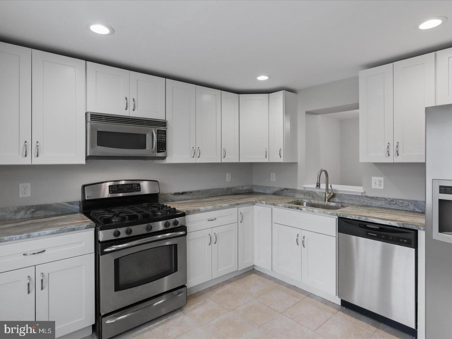 NEWGATE - Residential Lease