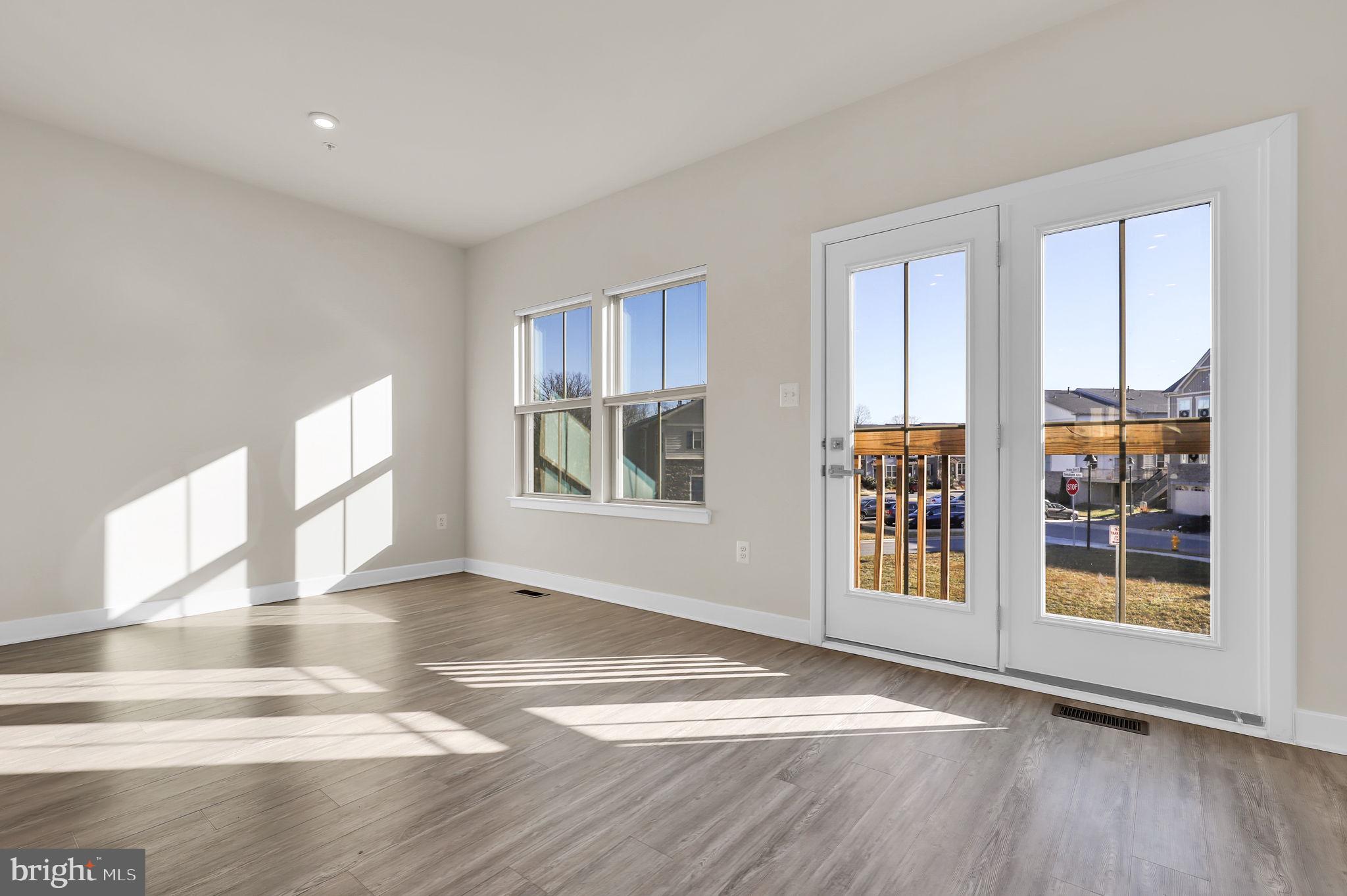 LAKE LINGANORE OAKDALE - Residential