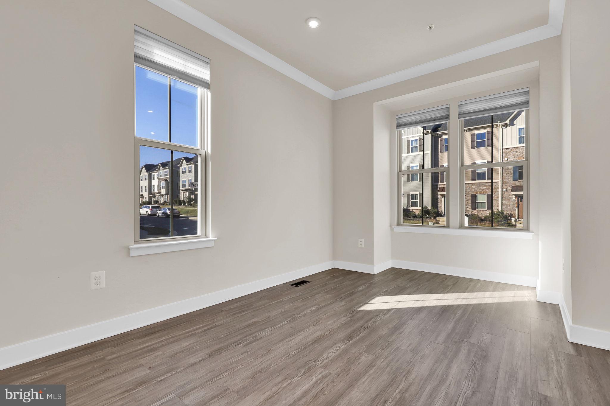 LAKE LINGANORE OAKDALE - Residential