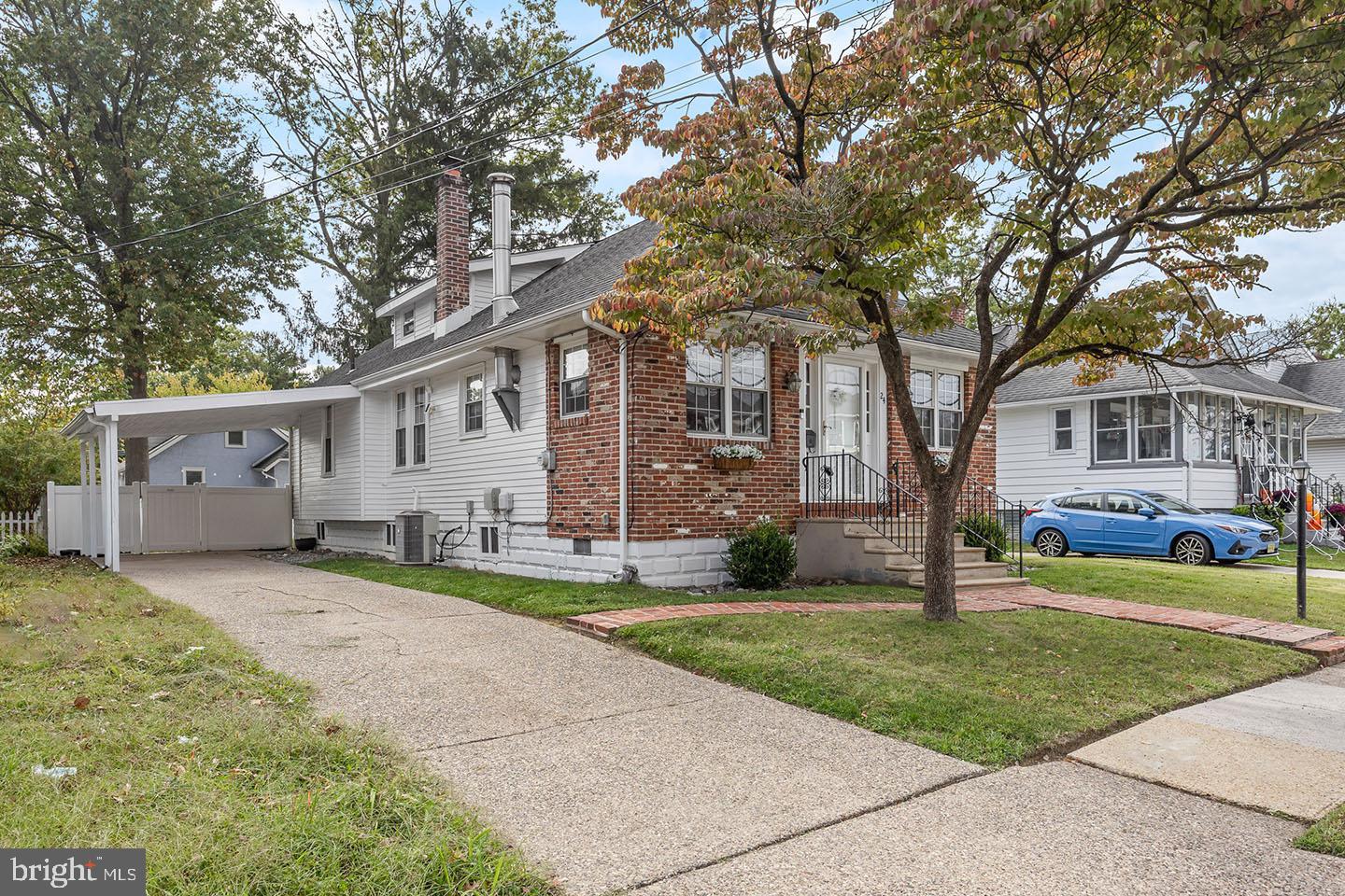 24 E HOLLY AVE
