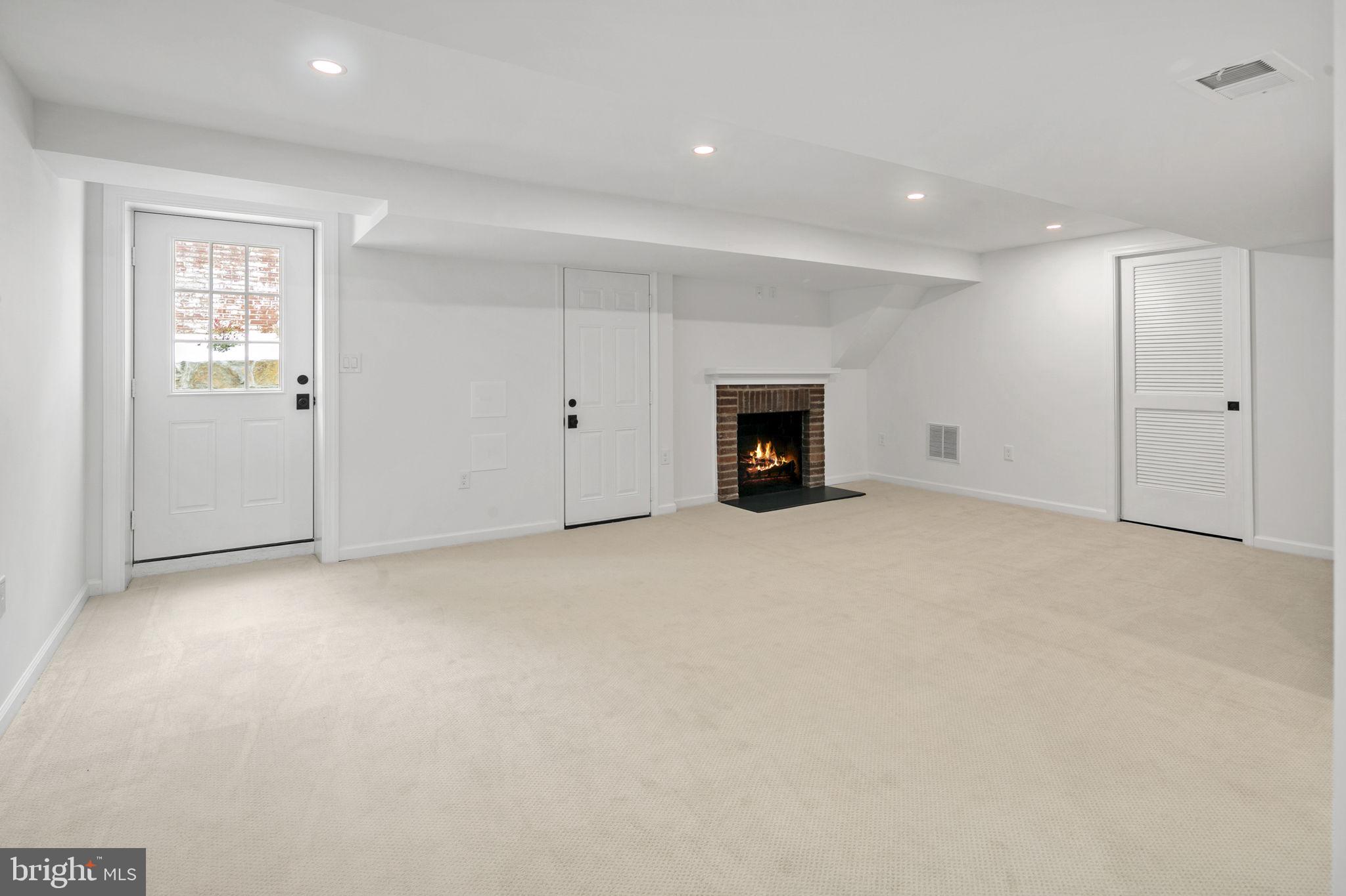 MONTICELLO PARK - Residential