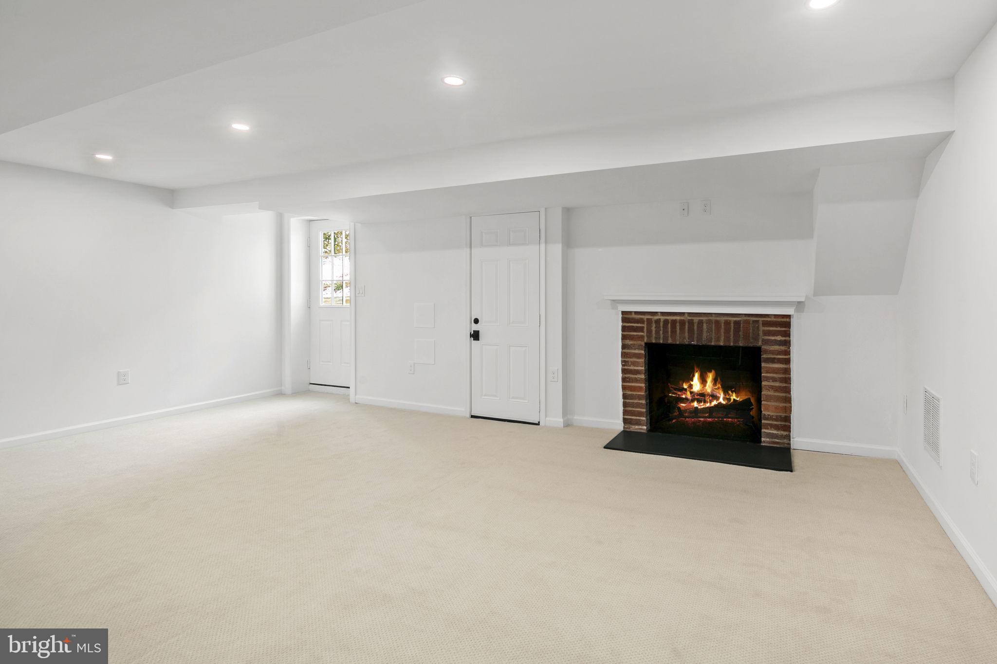 MONTICELLO PARK - Residential