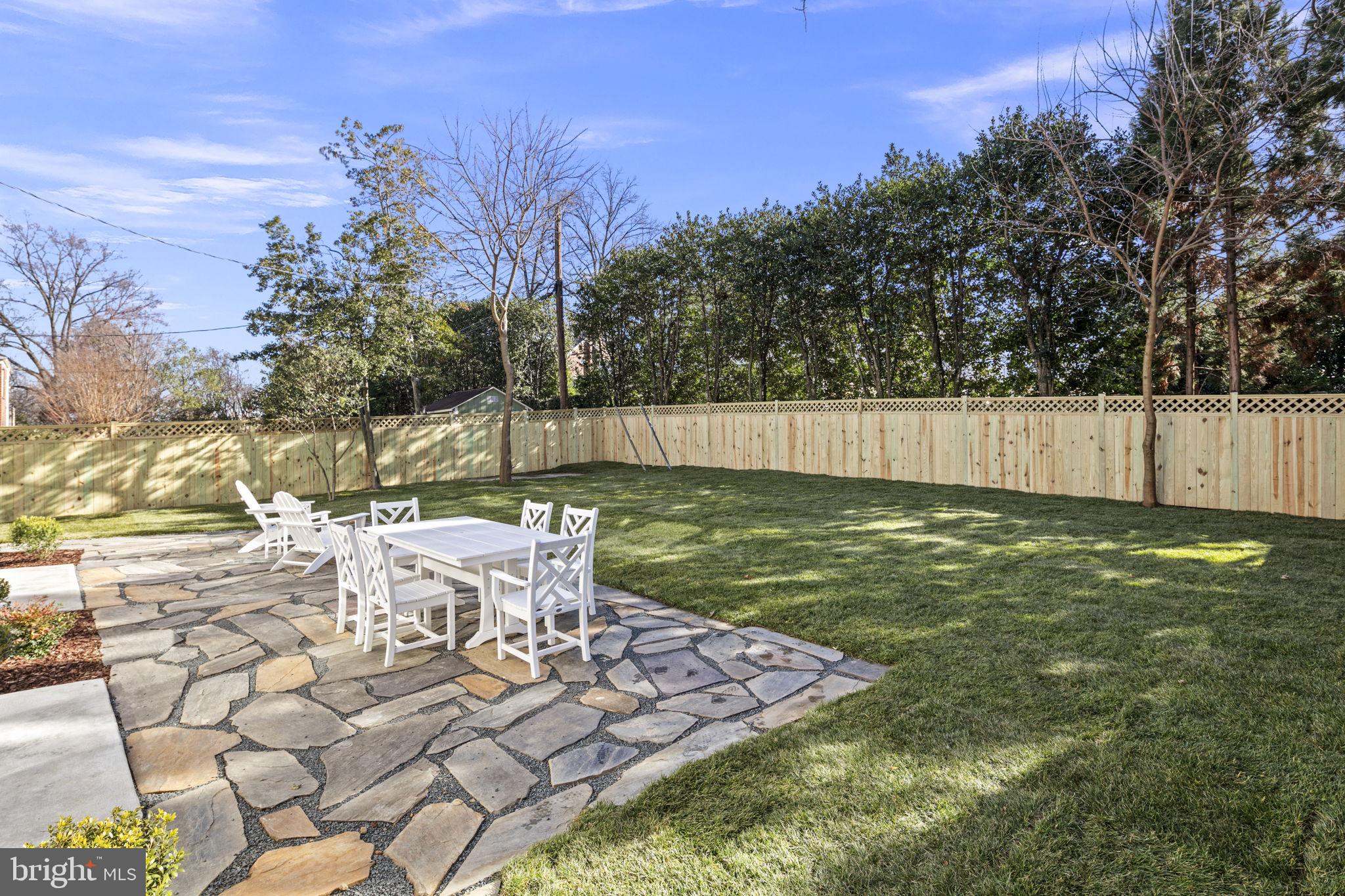 MONTICELLO PARK - Residential