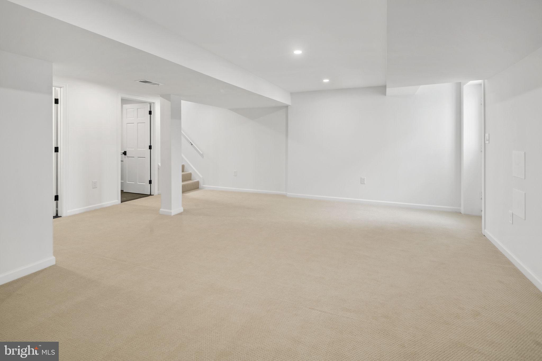 MONTICELLO PARK - Residential