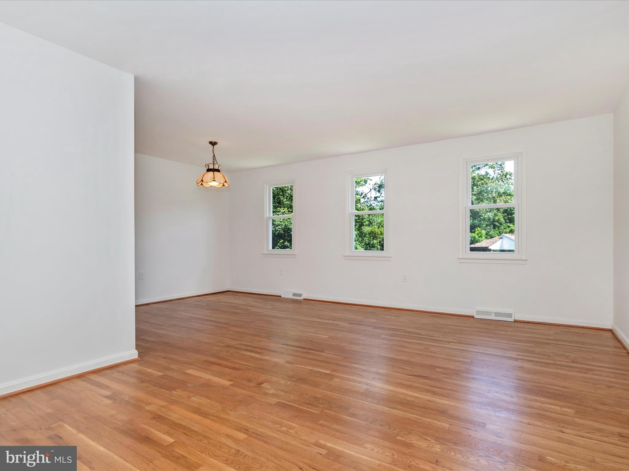 WHITE OAK MANOR - Residential