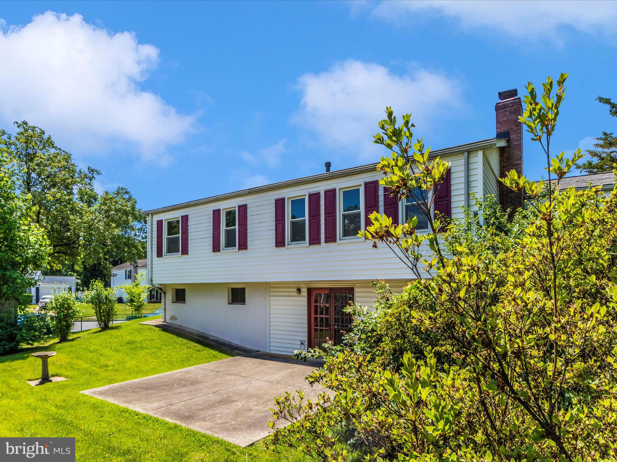 WHITE OAK MANOR - Residential