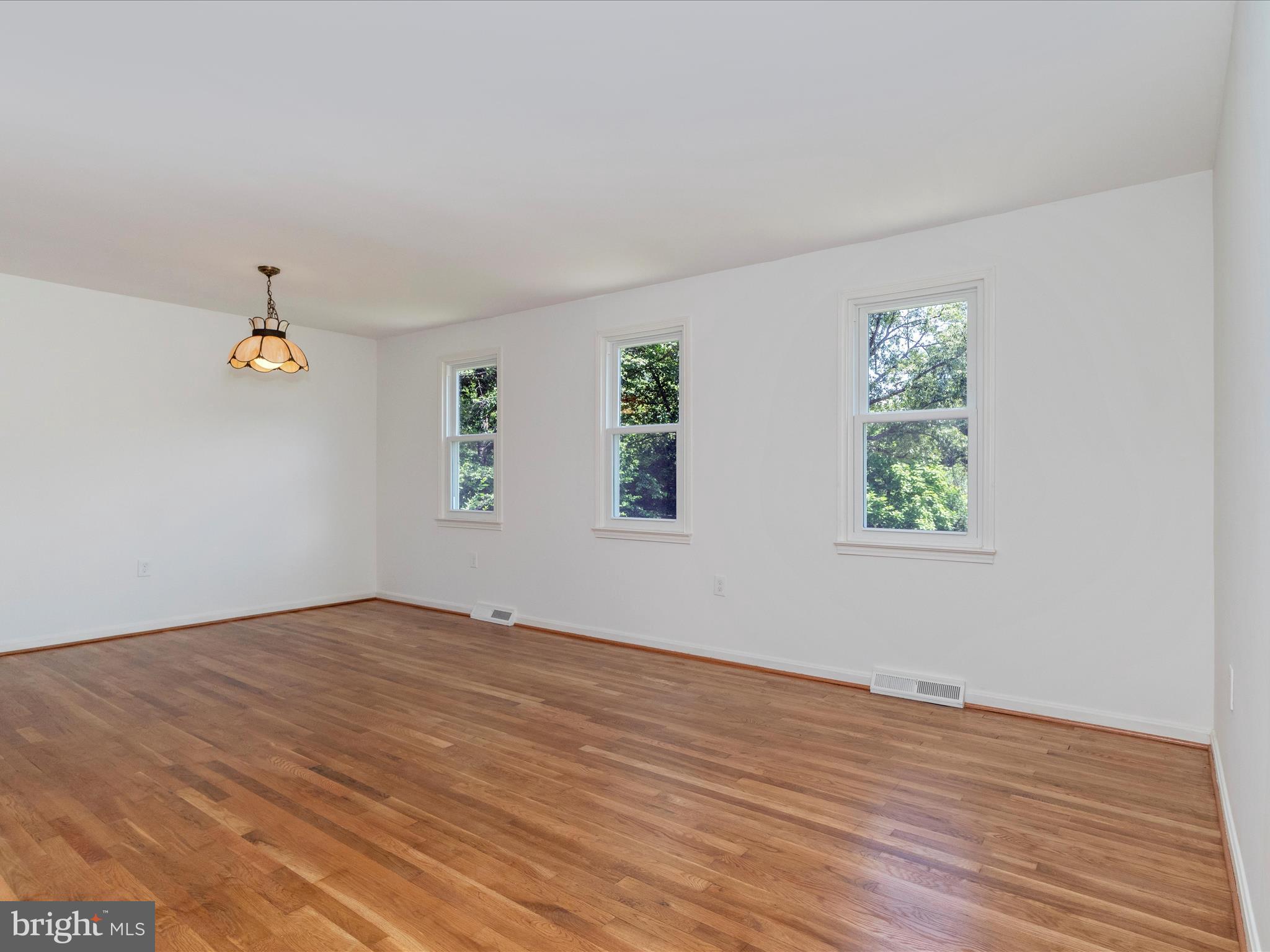 WHITE OAK MANOR - Residential