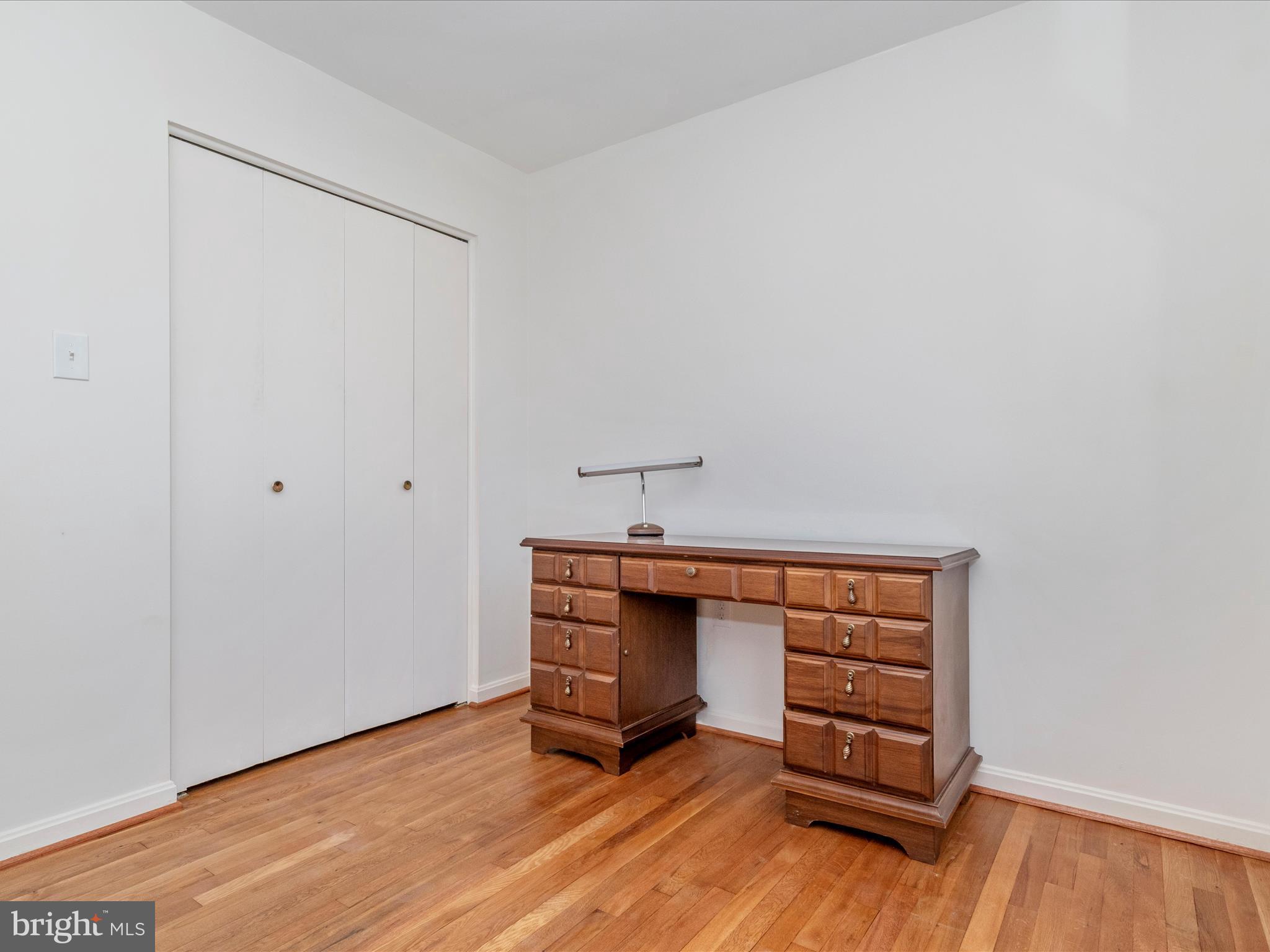 WHITE OAK MANOR - Residential