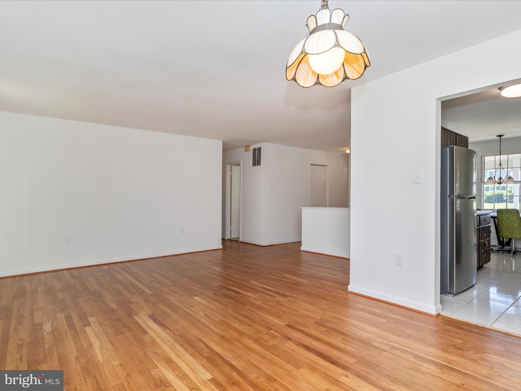 WHITE OAK MANOR - Residential