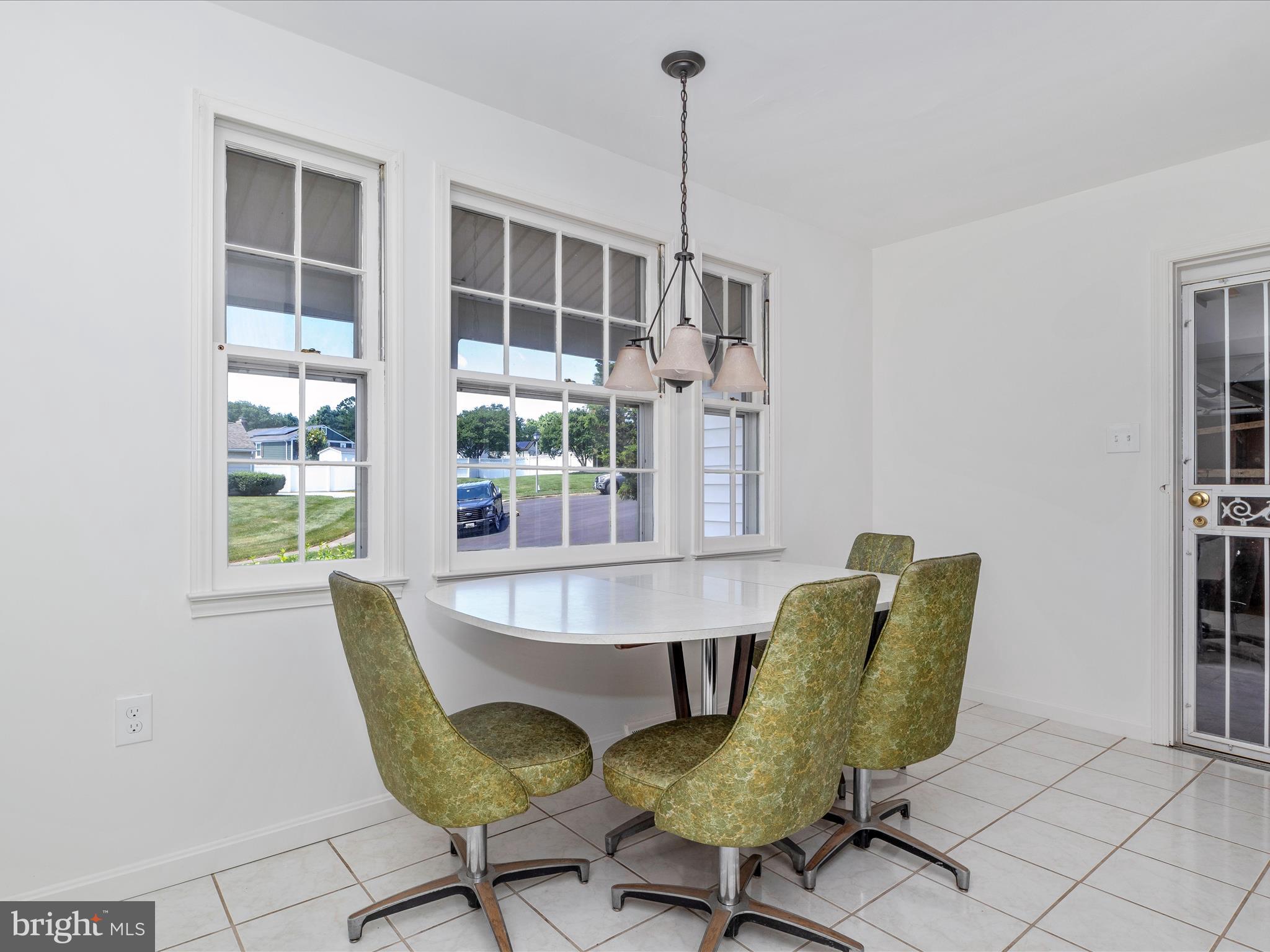 WHITE OAK MANOR - Residential