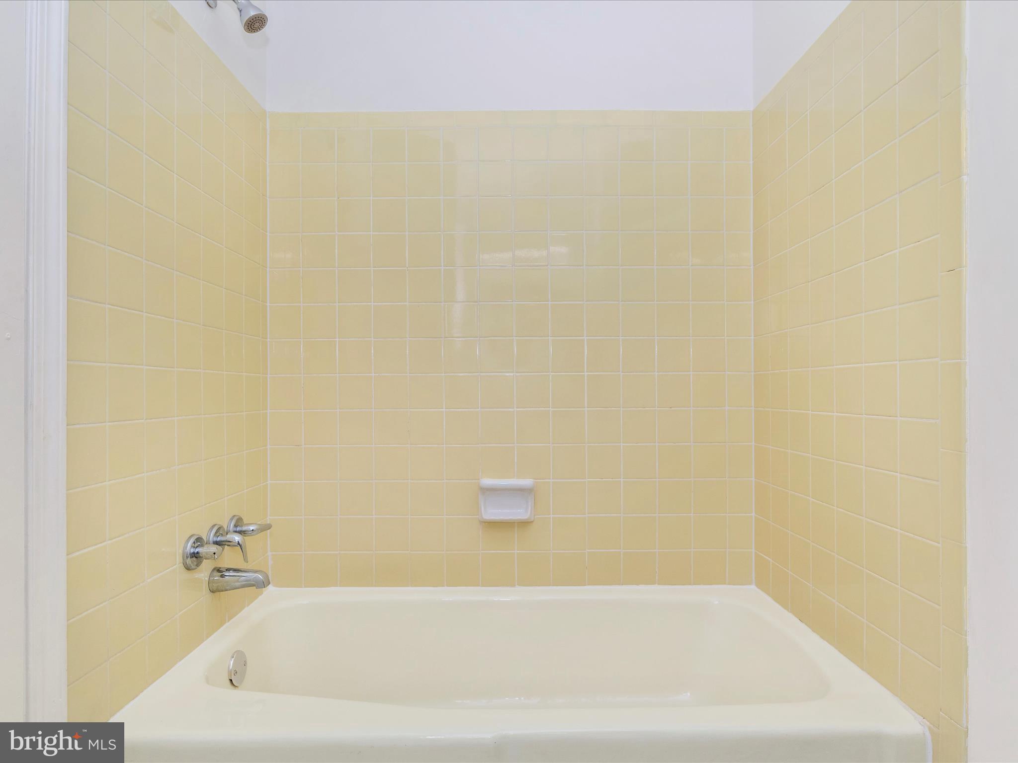 WHITE OAK MANOR - Residential