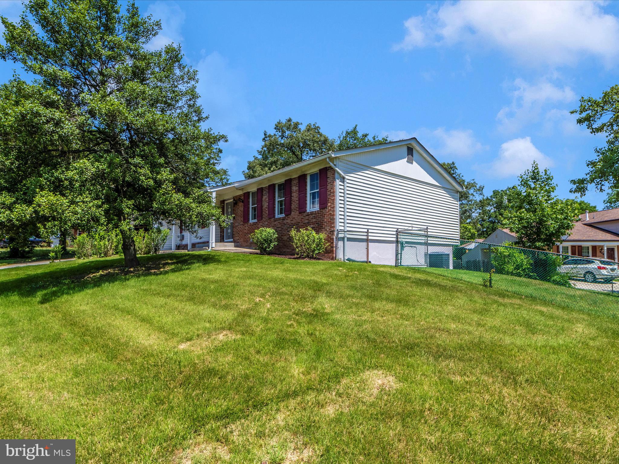 WHITE OAK MANOR - Residential