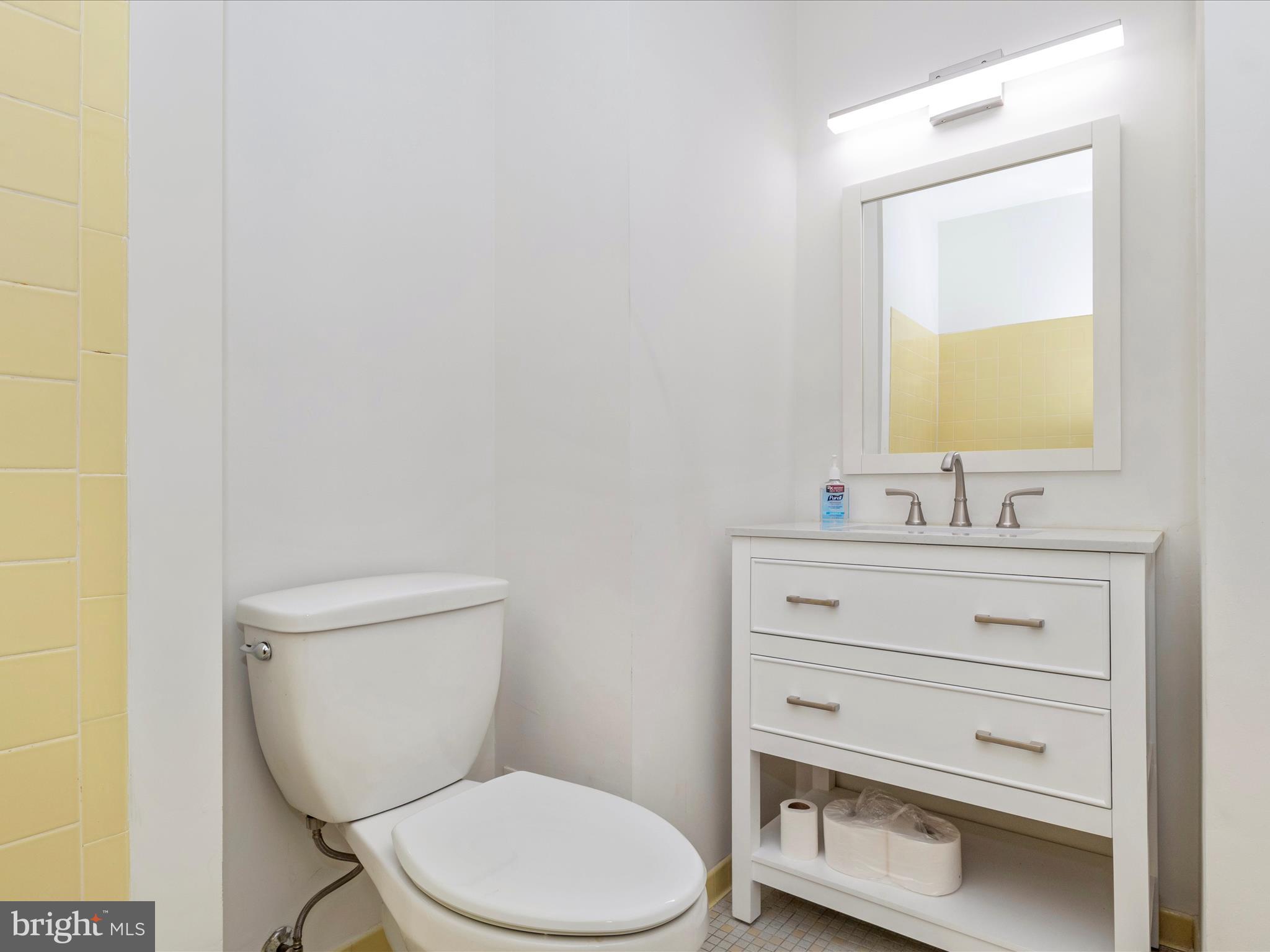 WHITE OAK MANOR - Residential