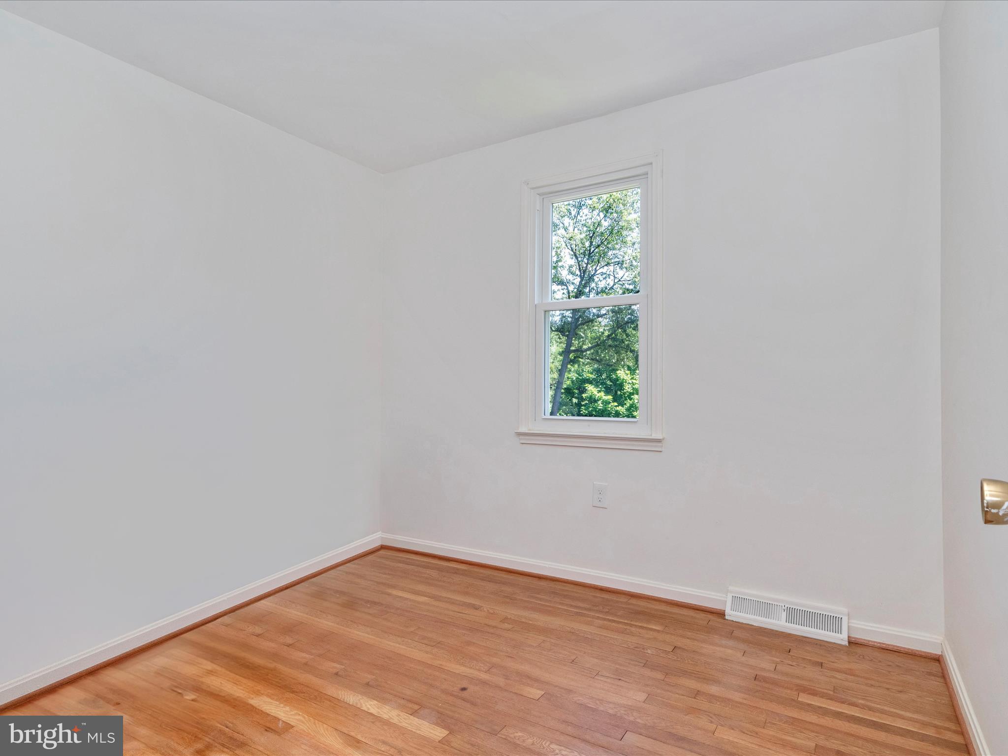 WHITE OAK MANOR - Residential