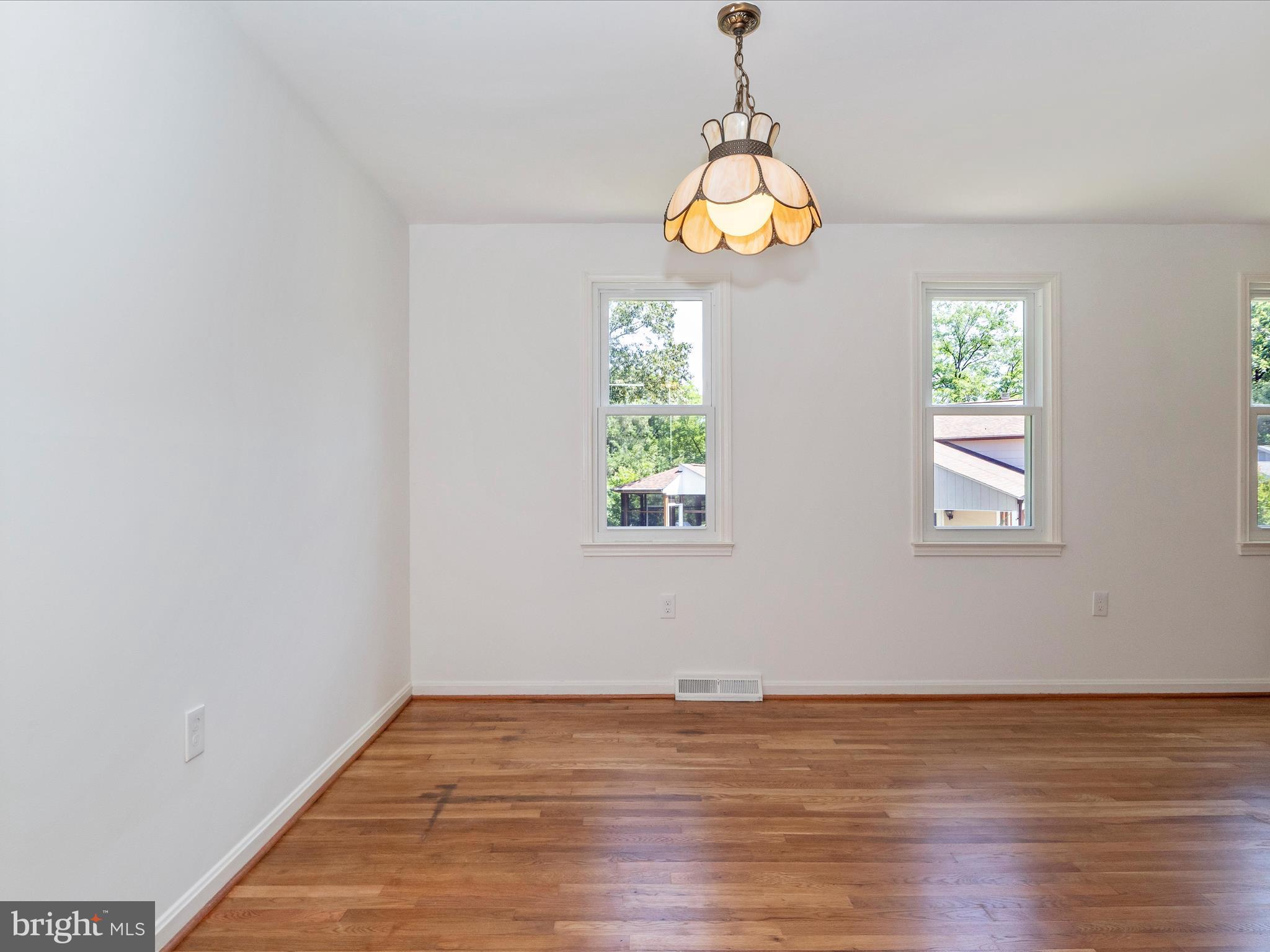 WHITE OAK MANOR - Residential