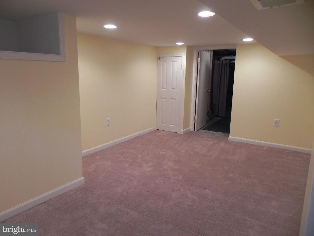 WASHINGTON VILLAGE - Residential Lease