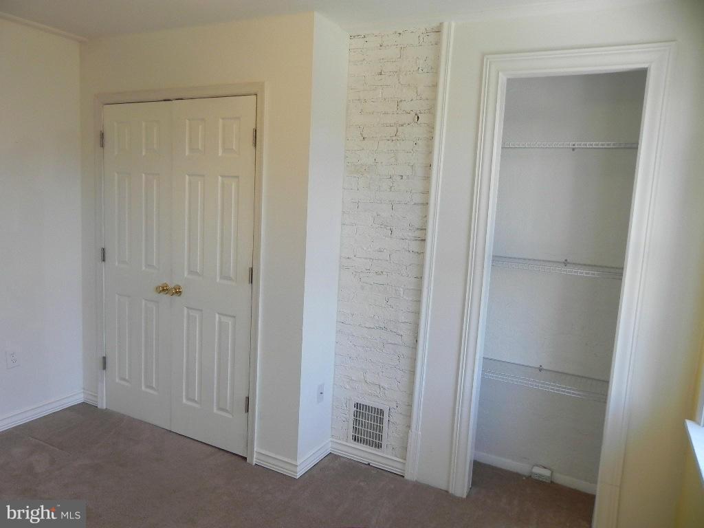 WASHINGTON VILLAGE - Residential Lease