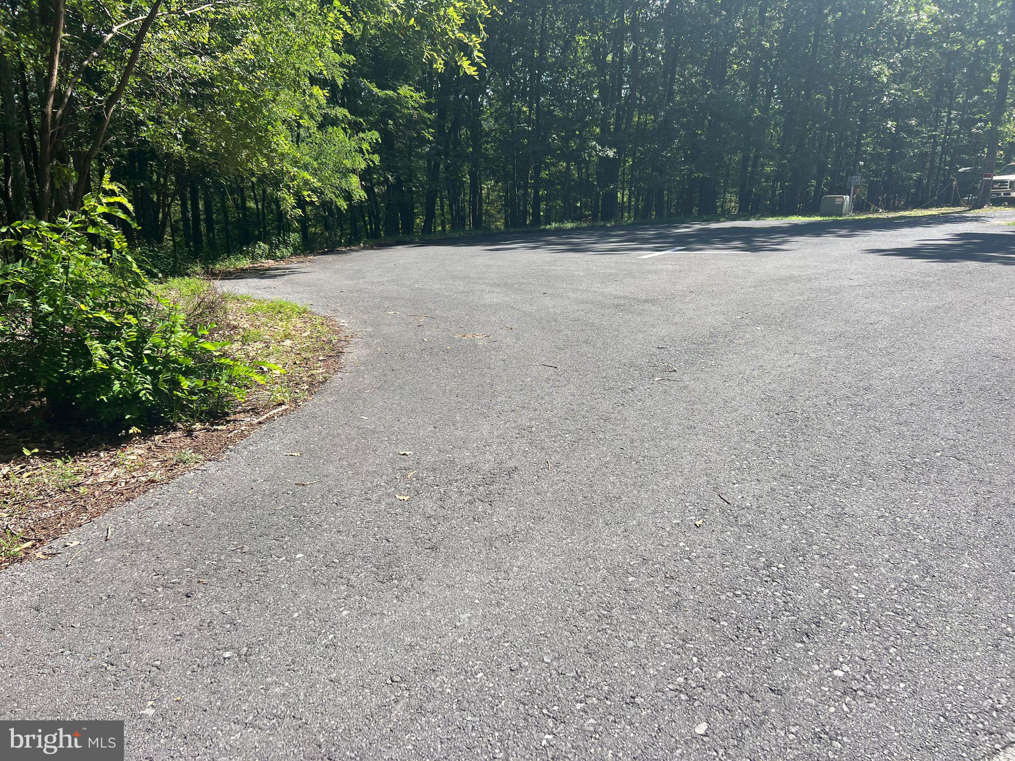 SLEEPY KNOLLS - Land