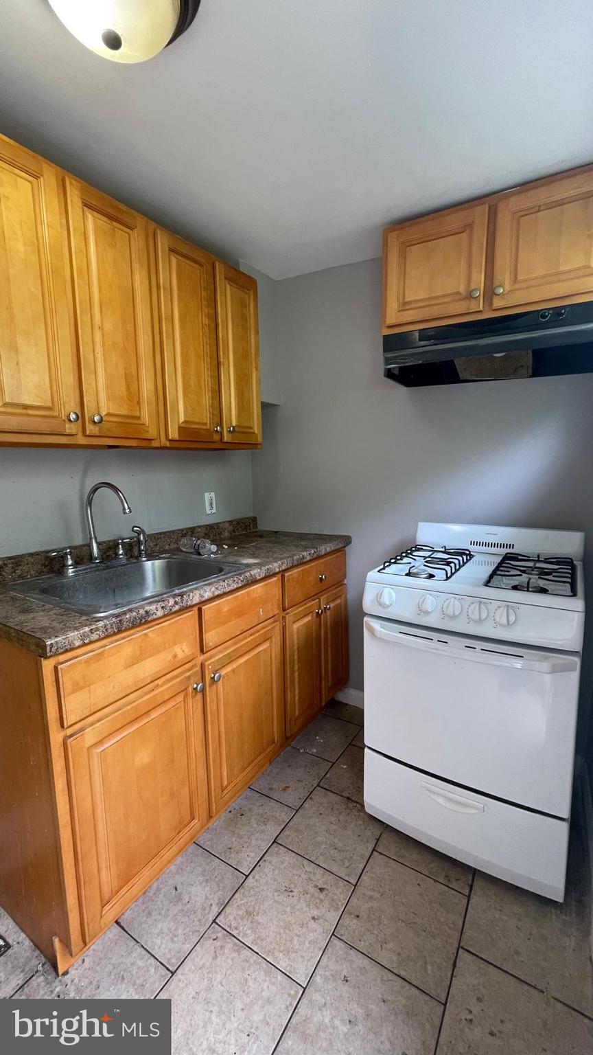 WEST PHILADELPHIA - Residential