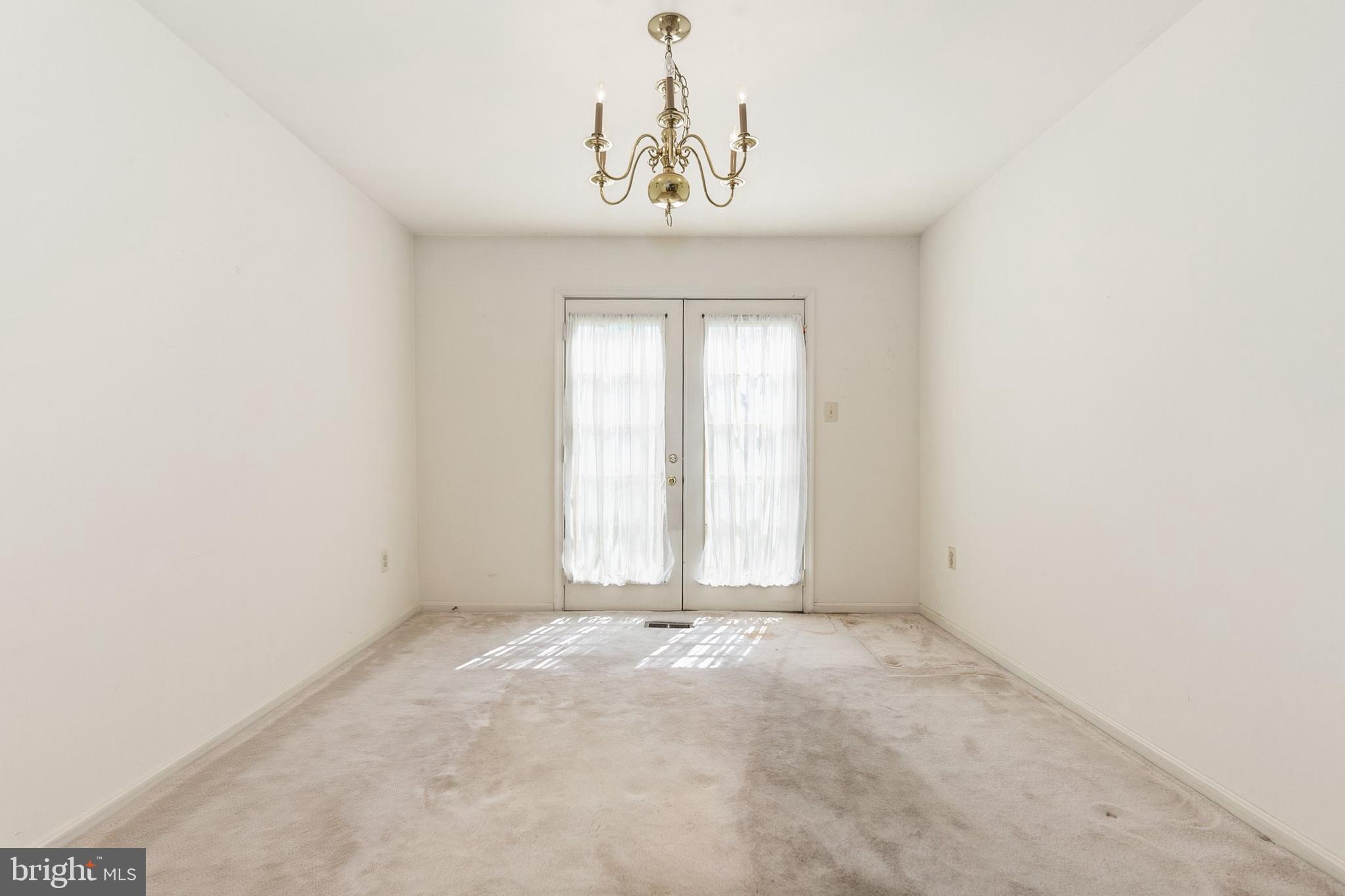 5 SONATA COURT