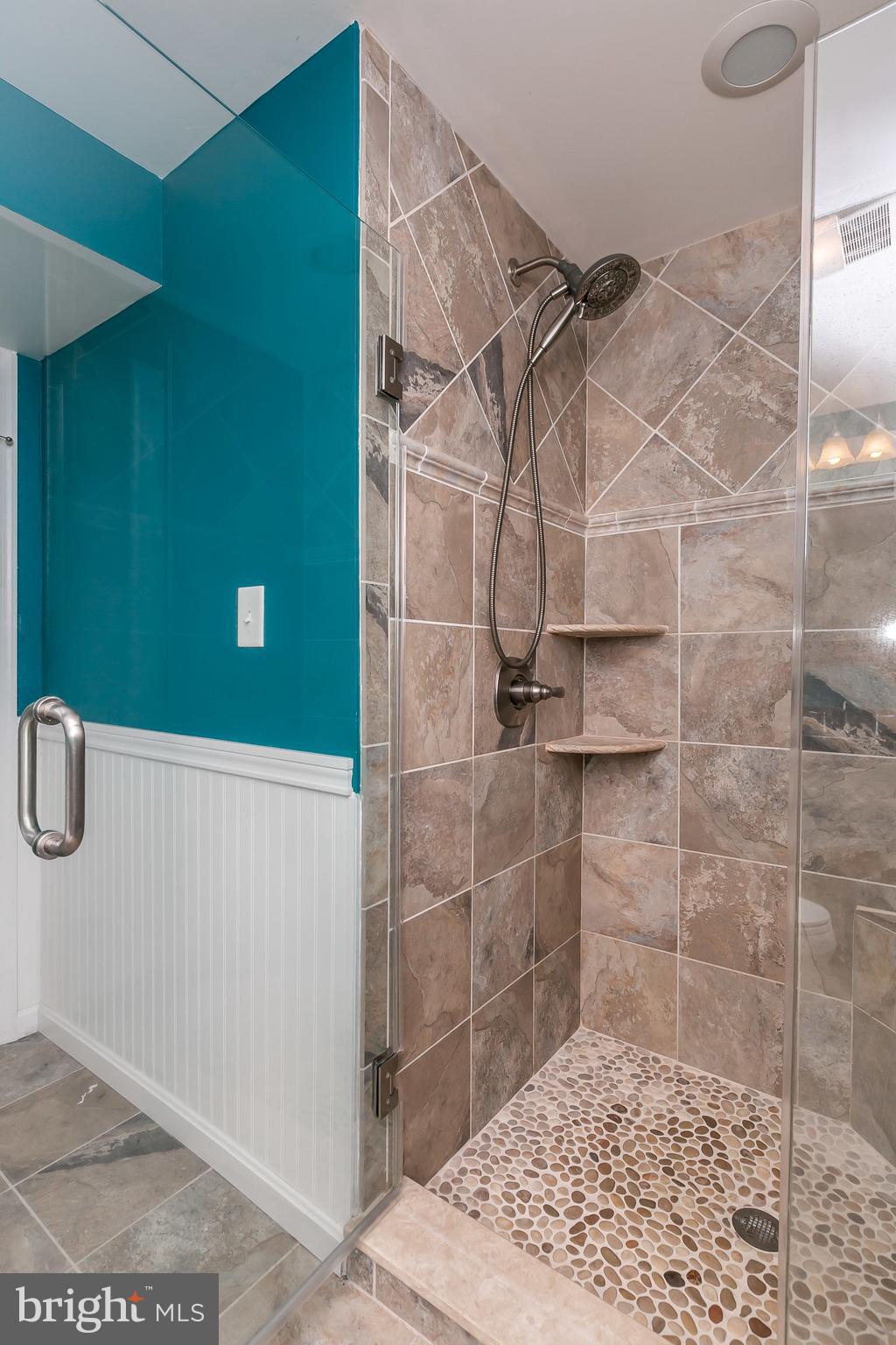 FOUR SEASONS ESTATES - Residential