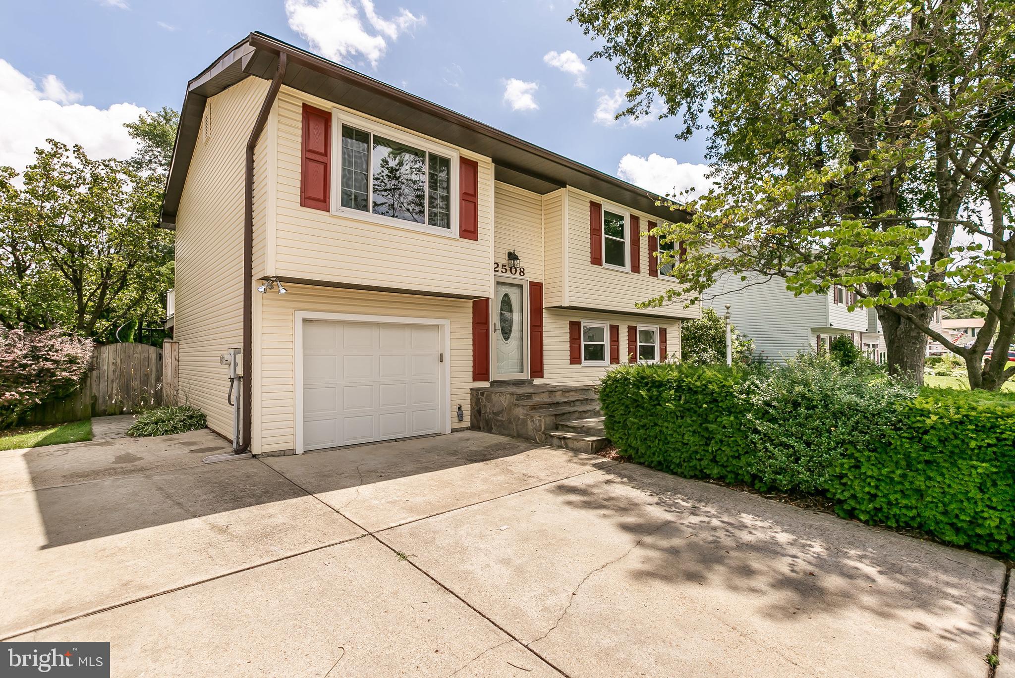 FOUR SEASONS ESTATES - Residential