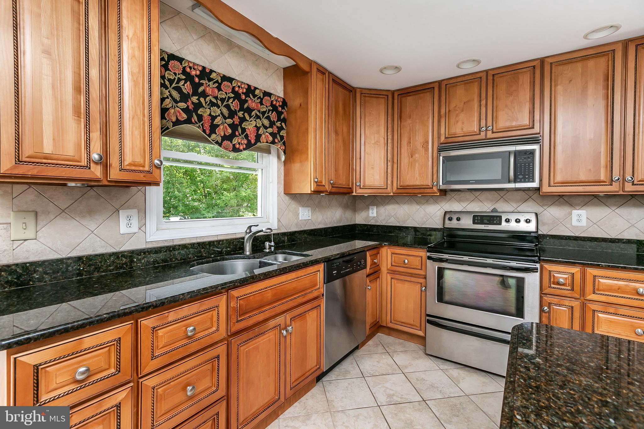 FOUR SEASONS ESTATES - Residential