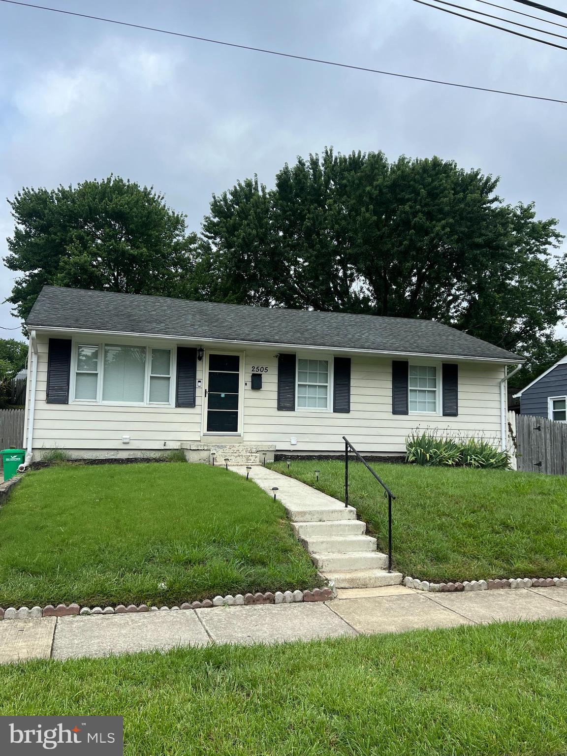 NORTH FORESTVILLE - Residential Lease