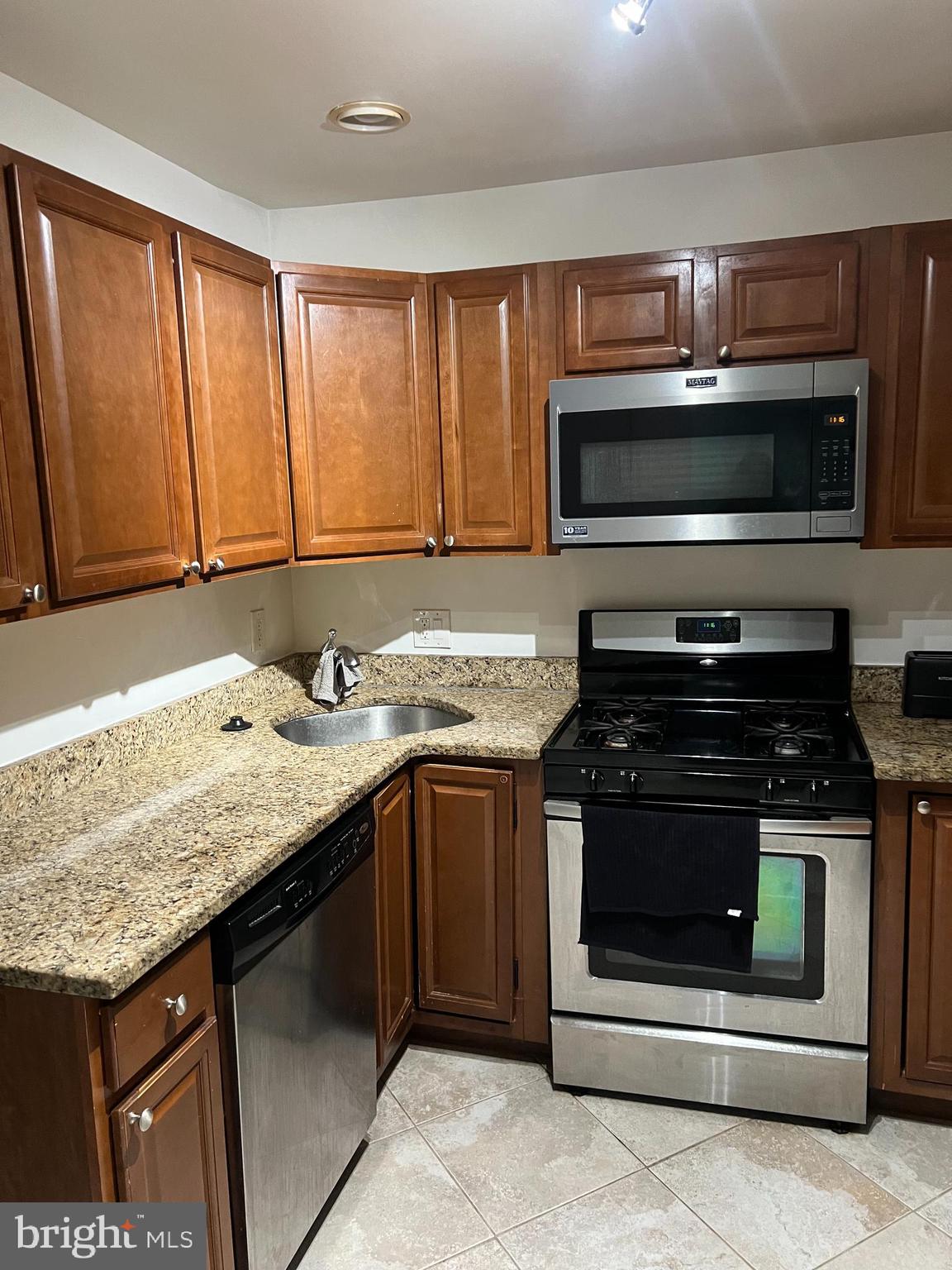 NORTH FORESTVILLE - Residential Lease