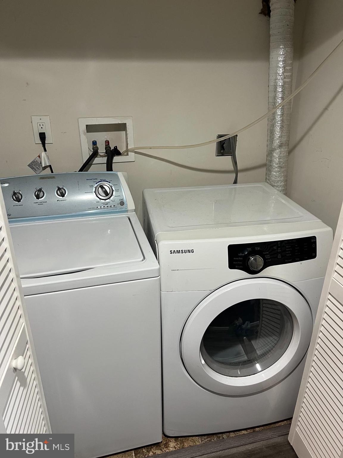 NORTH FORESTVILLE - Residential Lease