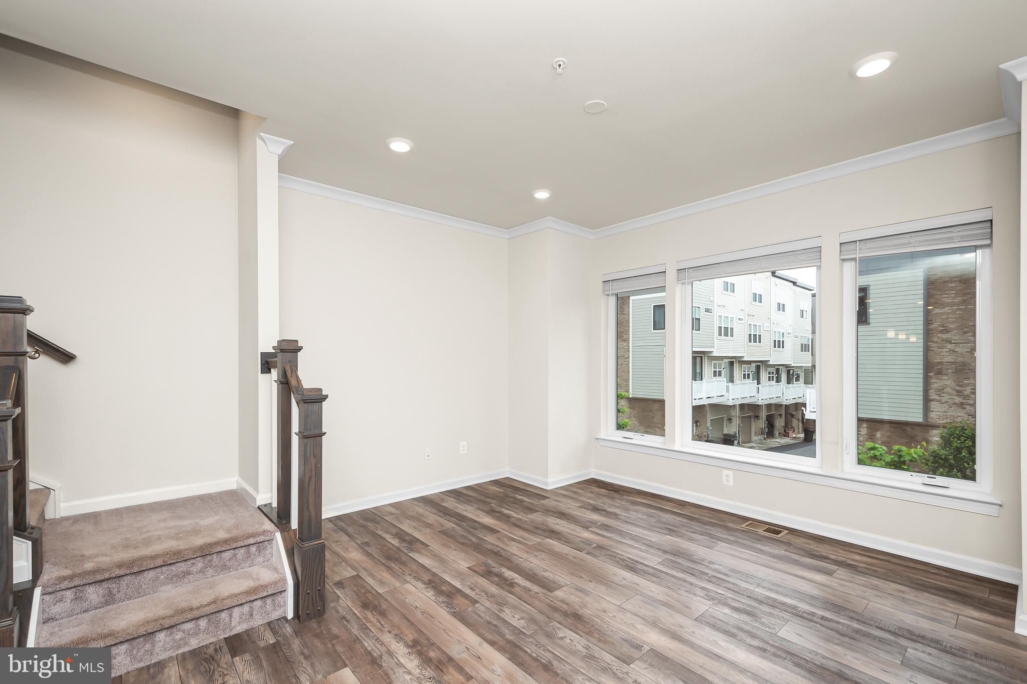 8175 TOMPKINS
