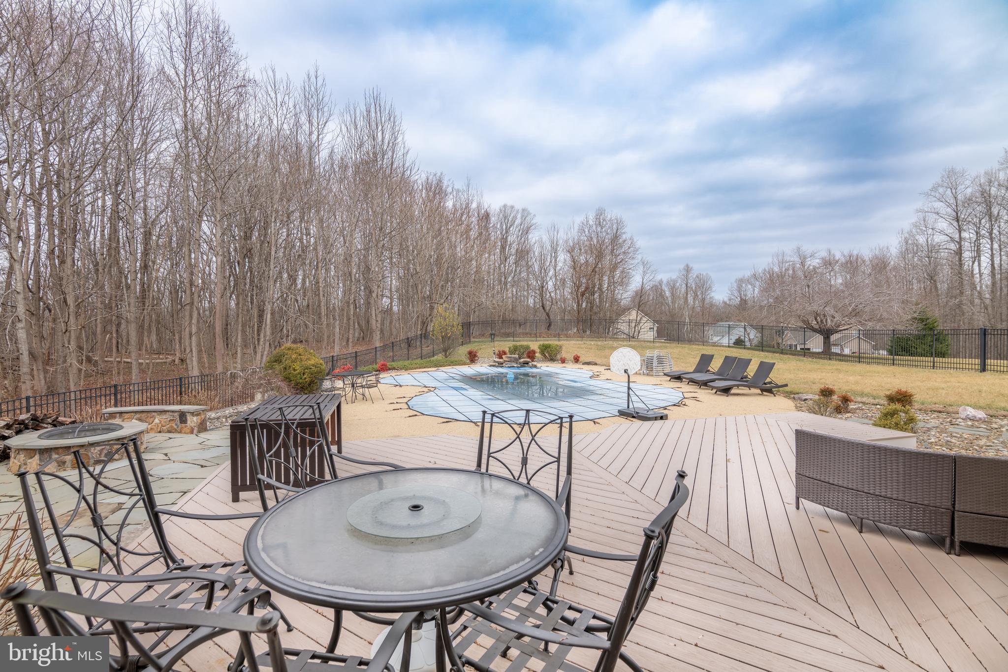 COVENANT CREEK - Residential