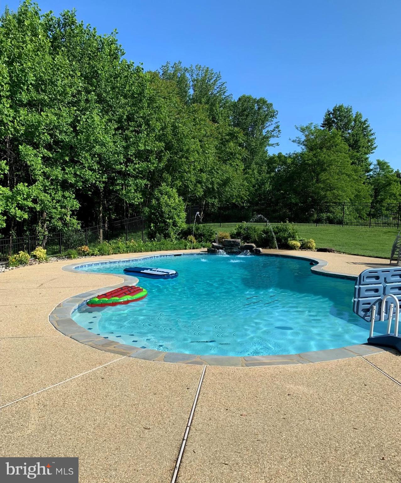 COVENANT CREEK - Residential