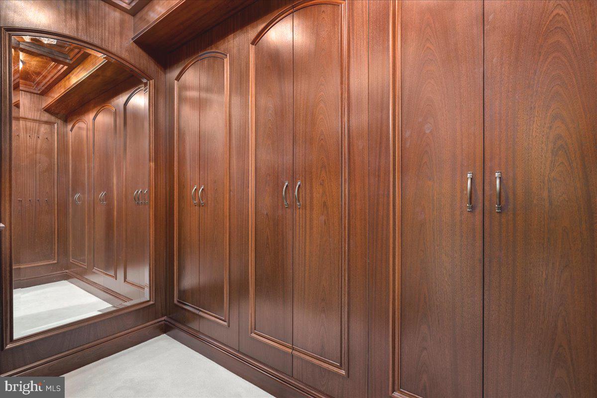 CANAL STREET - Residential