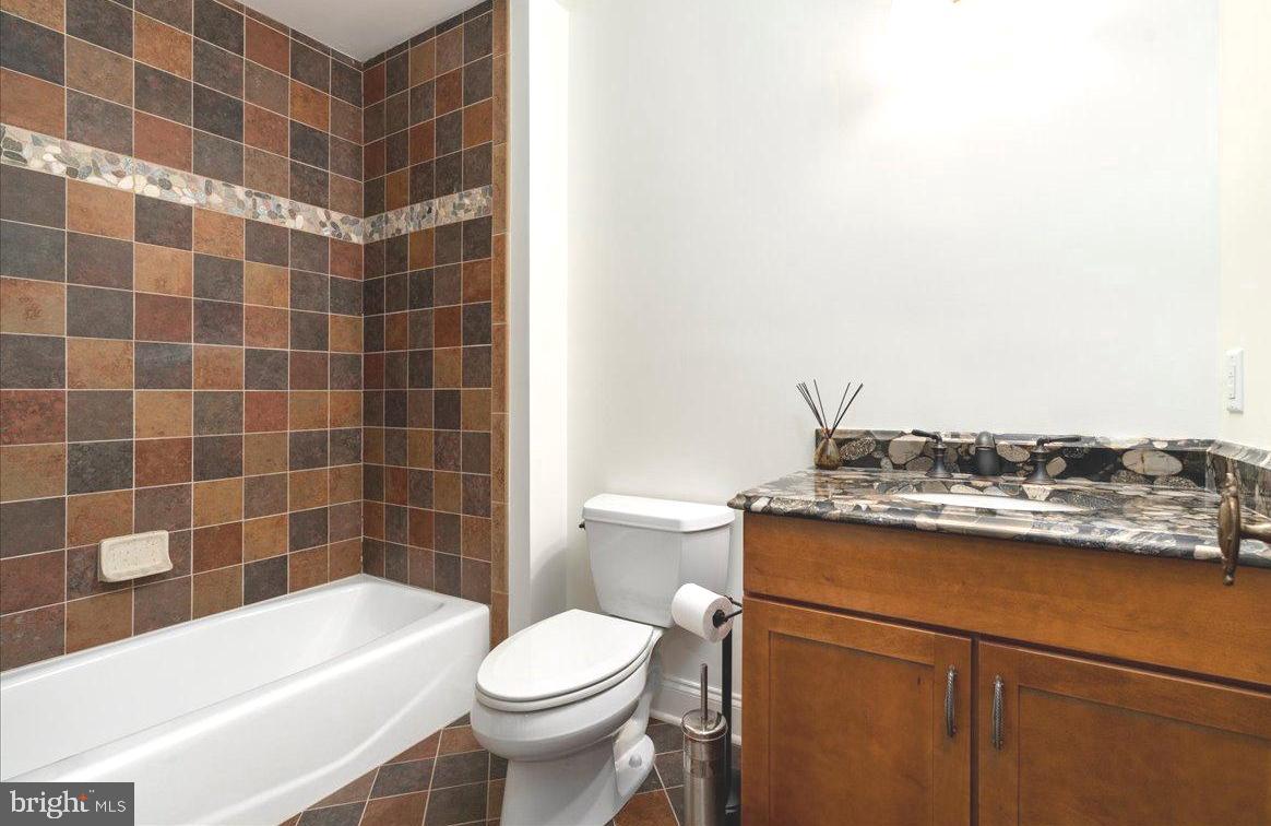 CANAL STREET - Residential