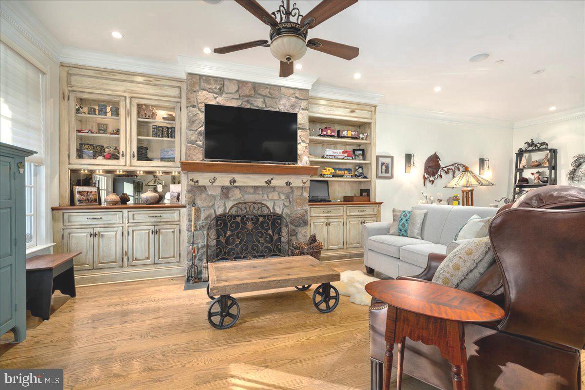 CANAL STREET - Residential