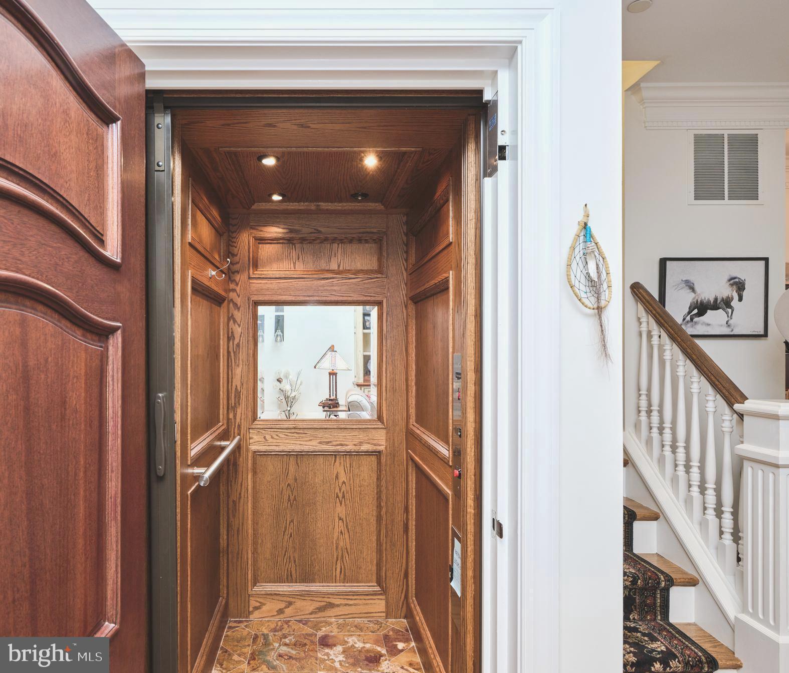 CANAL STREET - Residential