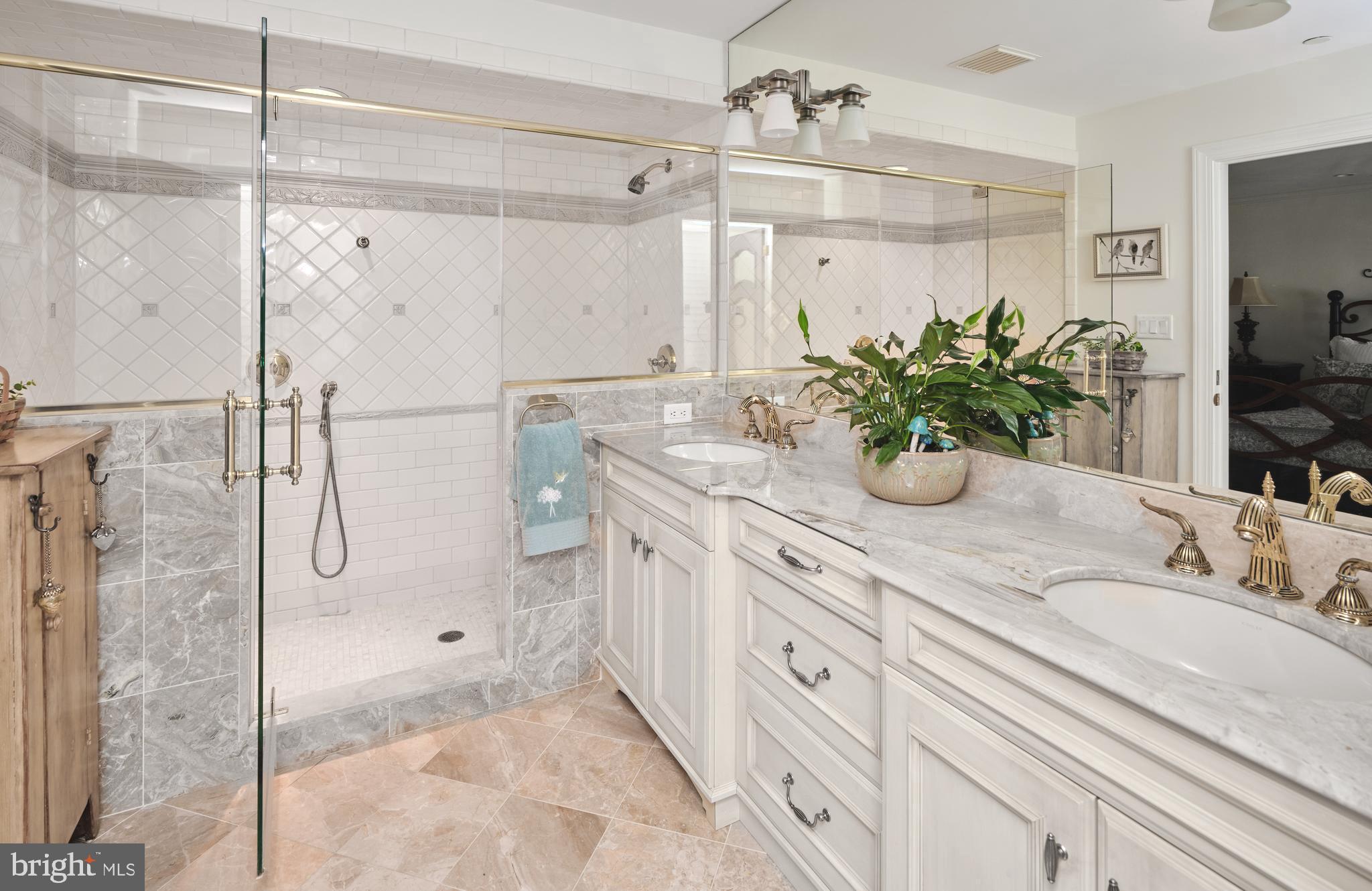 CANAL STREET - Residential