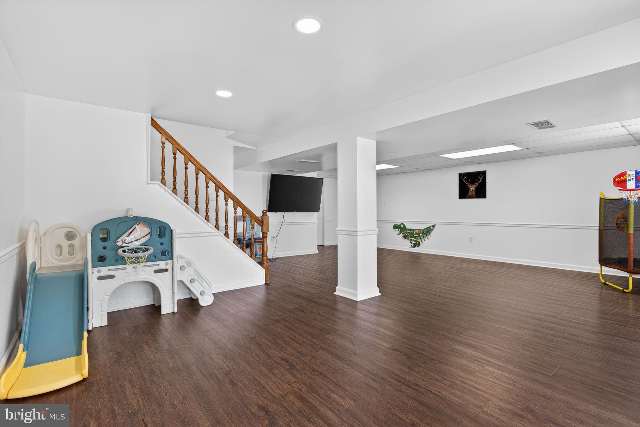 SUMMIT HILLS - Residential