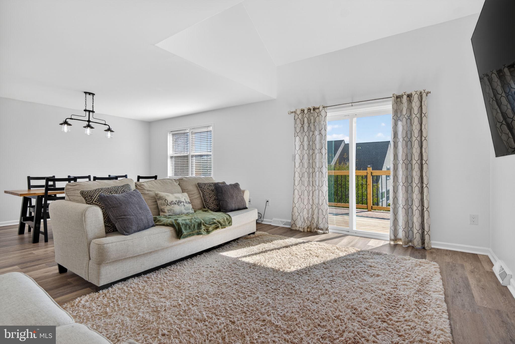 SUMMIT HILLS - Residential