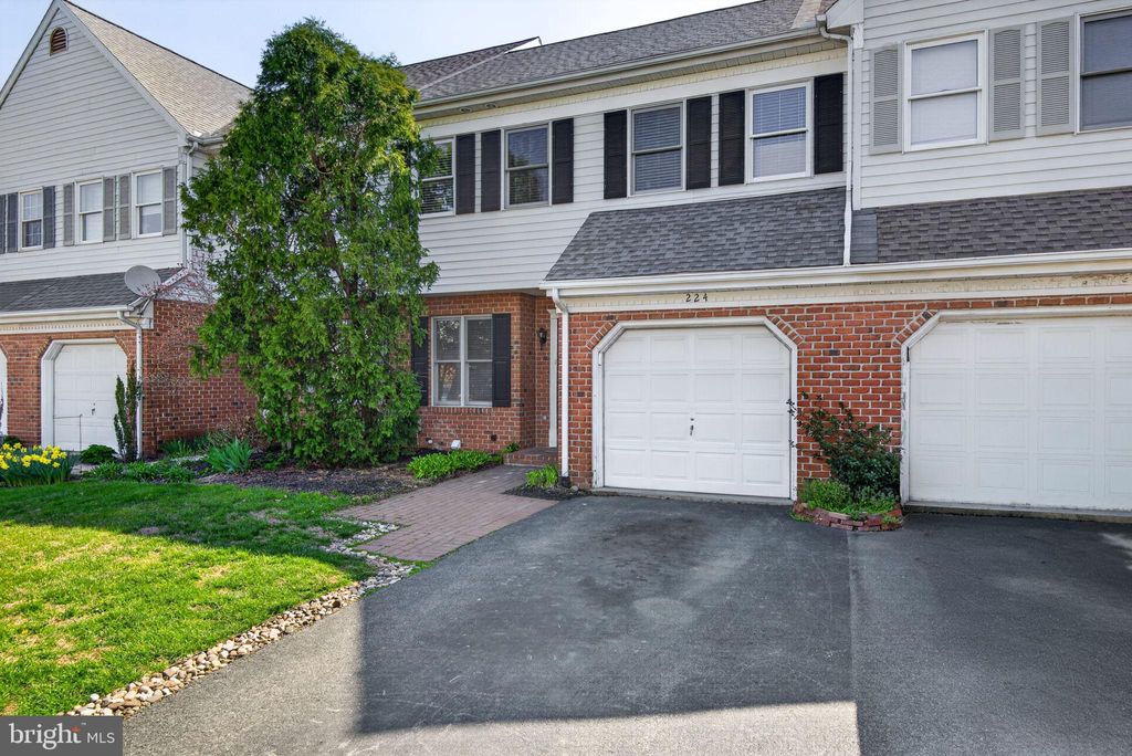 Photo of 224 Providence Place, MOUNTVILLE, PA 17554 (MLS # PALA2085852)