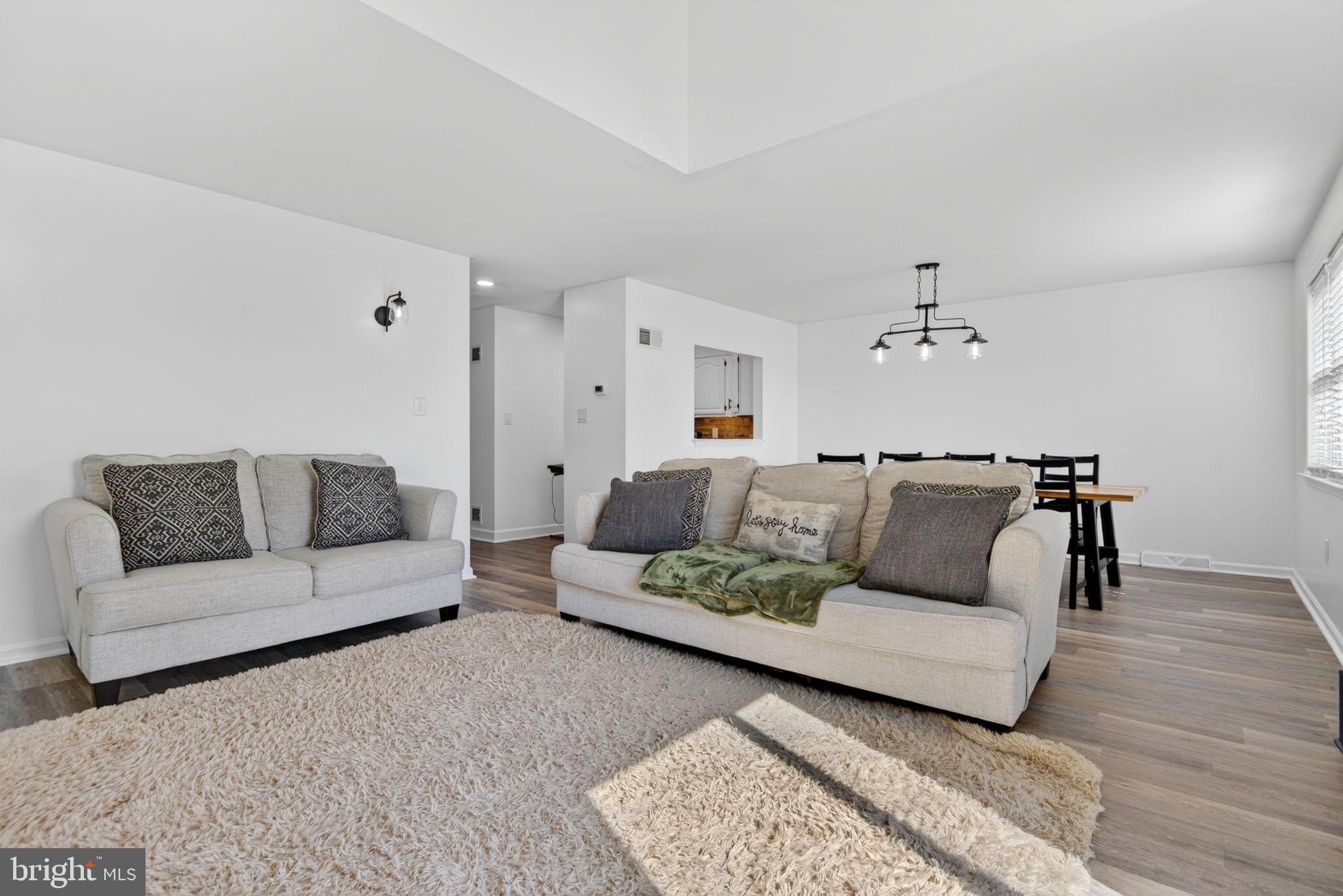 SUMMIT HILLS - Residential