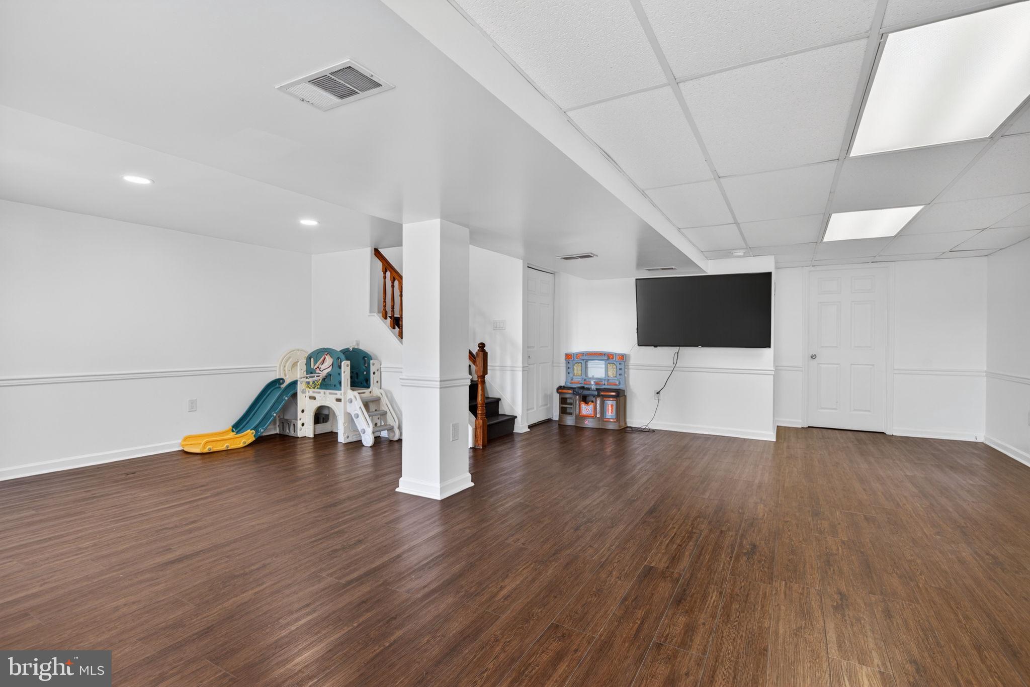 SUMMIT HILLS - Residential