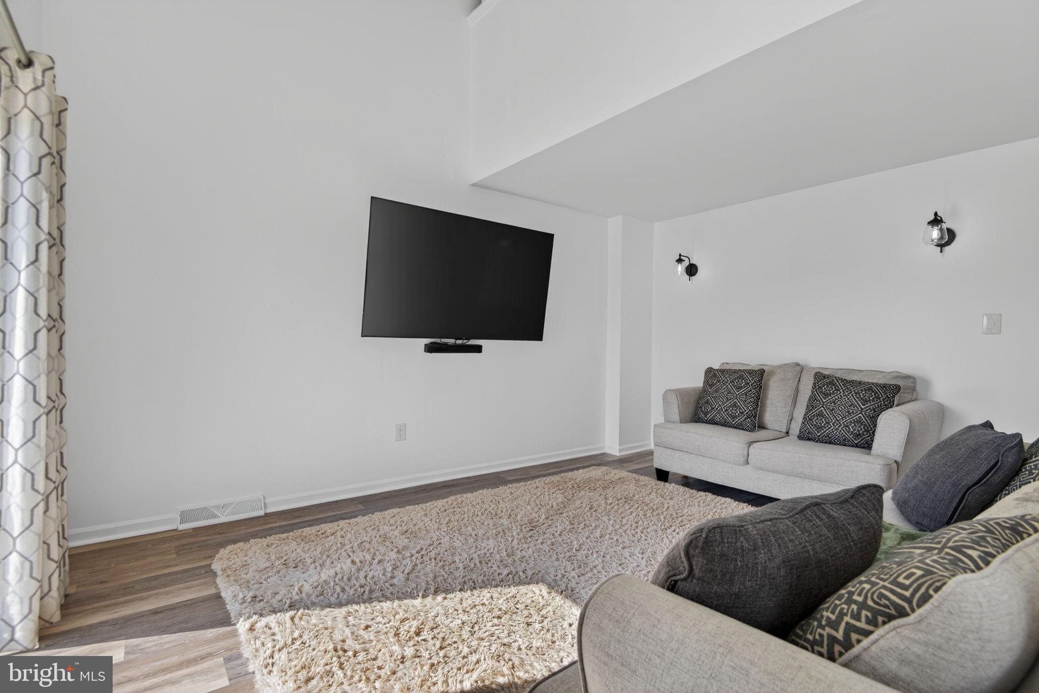 SUMMIT HILLS - Residential