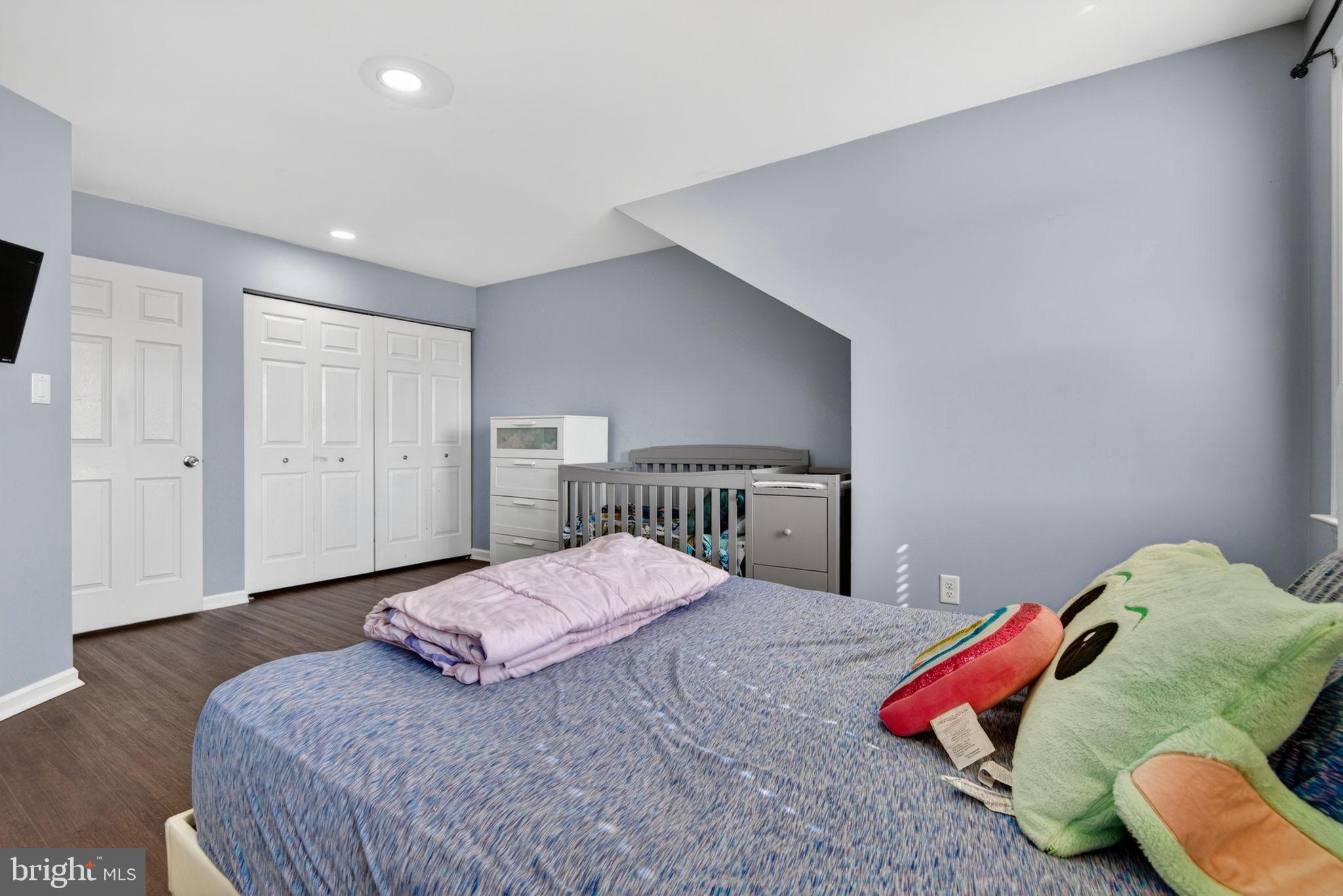 SUMMIT HILLS - Residential