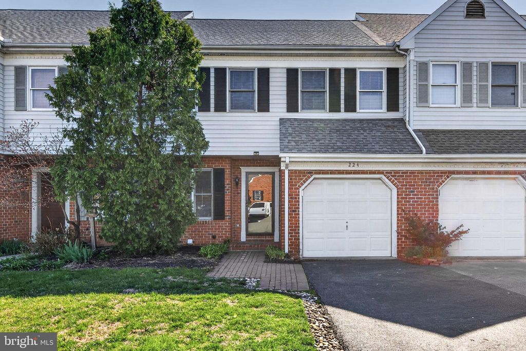 Photo of 224 Providence Place, MOUNTVILLE, PA 17554 (MLS # PALA2085852)