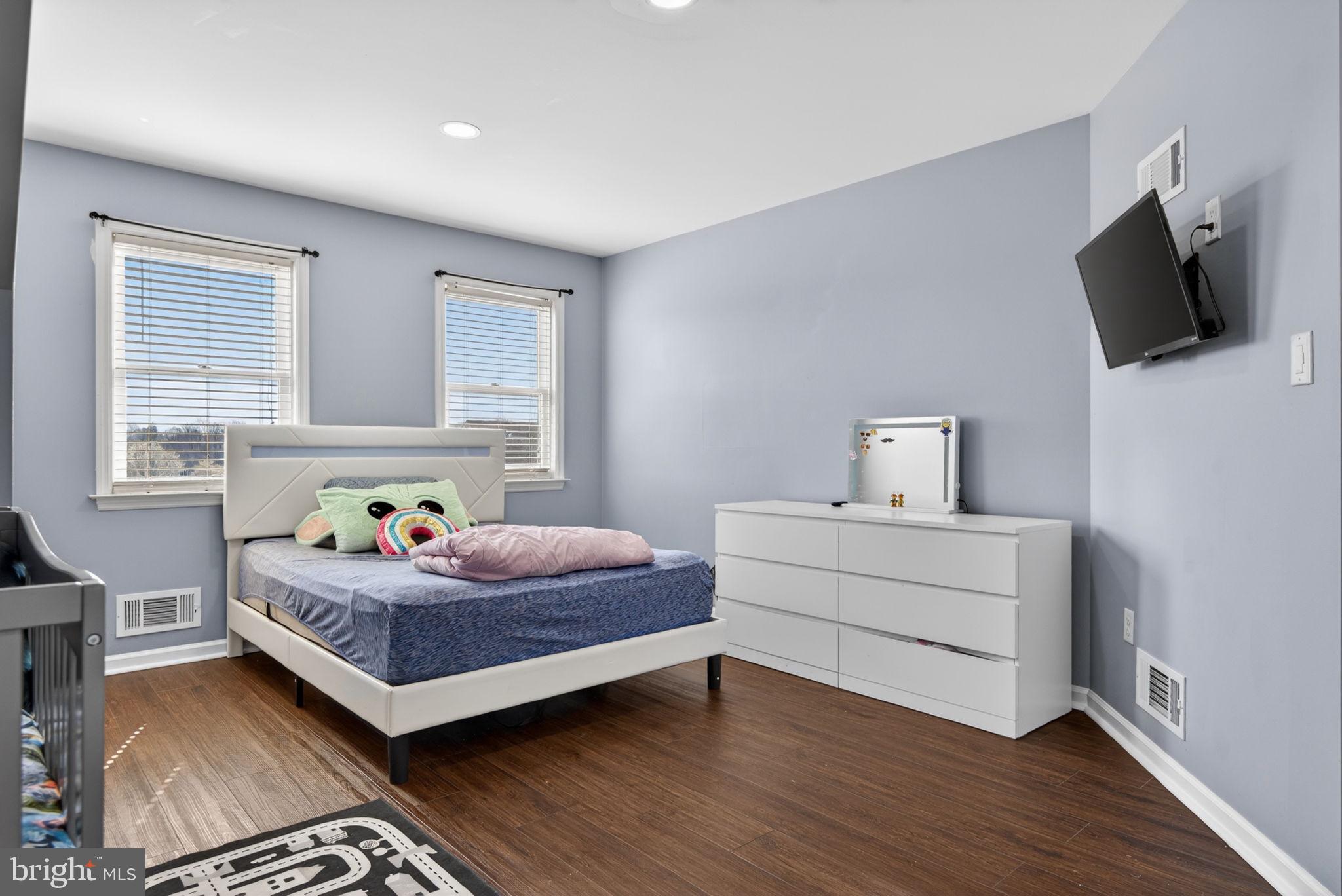 SUMMIT HILLS - Residential