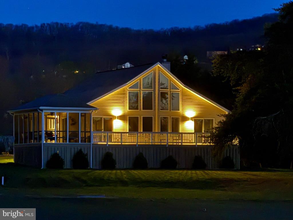 THE WOODS - Residential