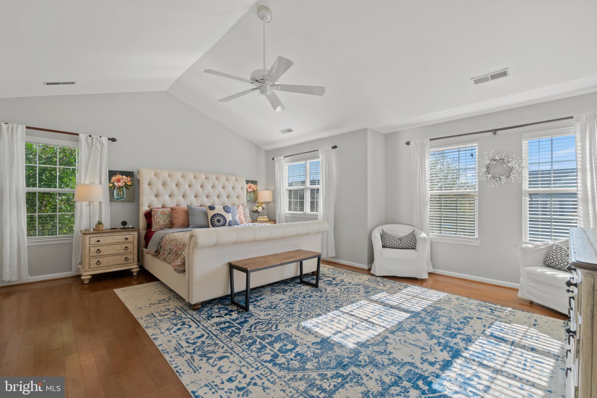 SOUTH RIDING - Residential